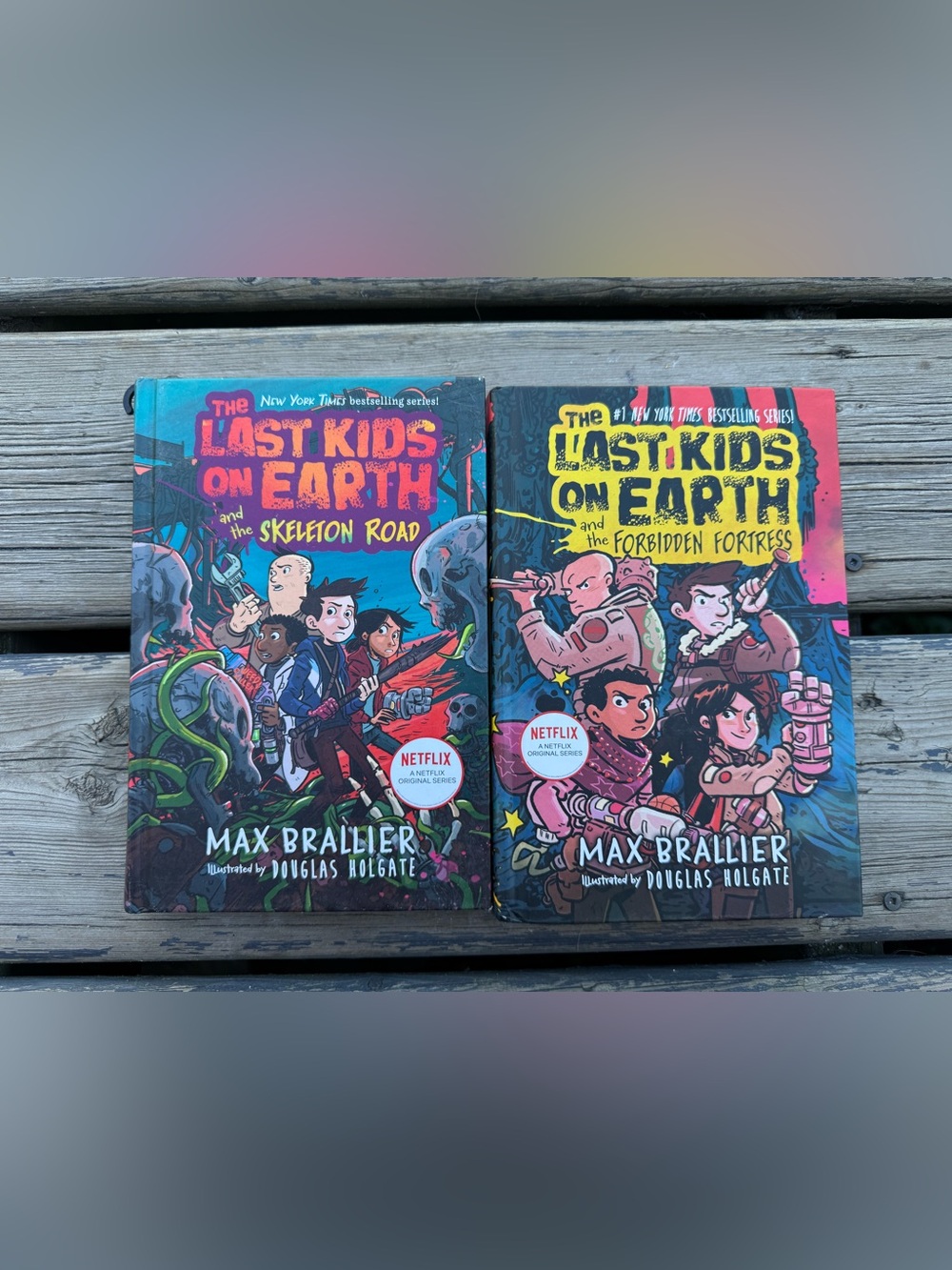 Rallier The Last Kids on Earth Book Duo - Red, Blue, Yellow, Pink
